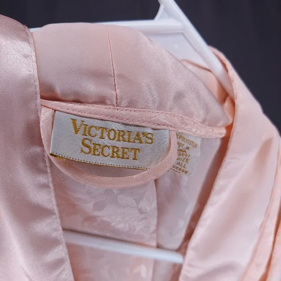 Vtg Victoria's Secret Satin Robe OSFM Jacquard Pink Satin Belted Short FLAW HOLE